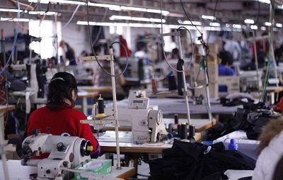 從女工到億萬富翁 二十載風雨路，鑄就六億服飾王國